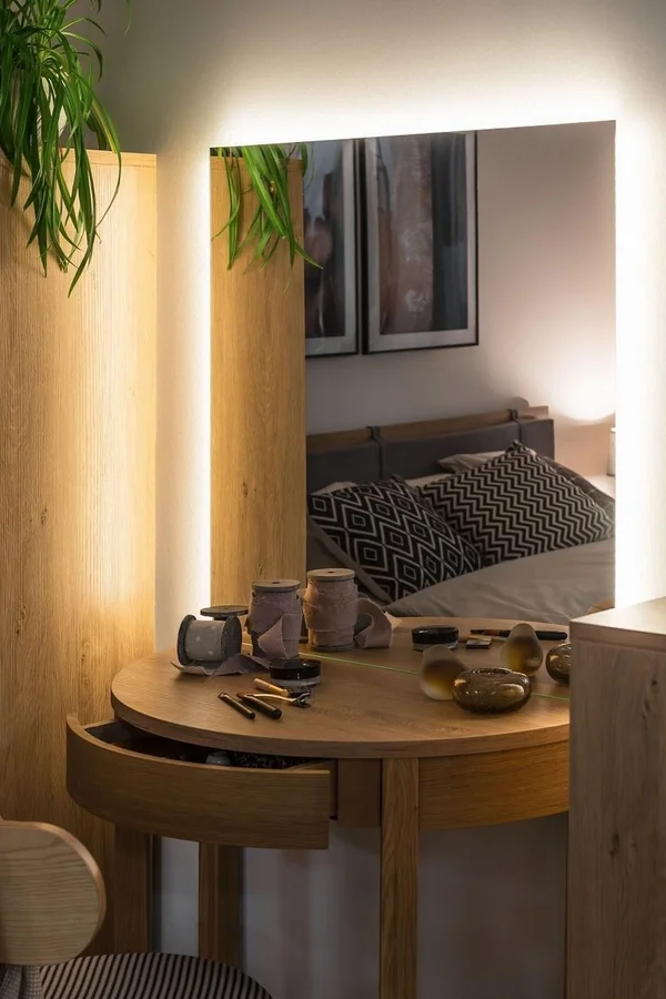 Lustro z oświetleniem LED